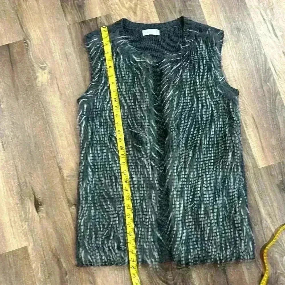 Altar’d State Women’s Faux Fur animal print look Vest‎ gray size XS runs big - Picture 9 of 11
